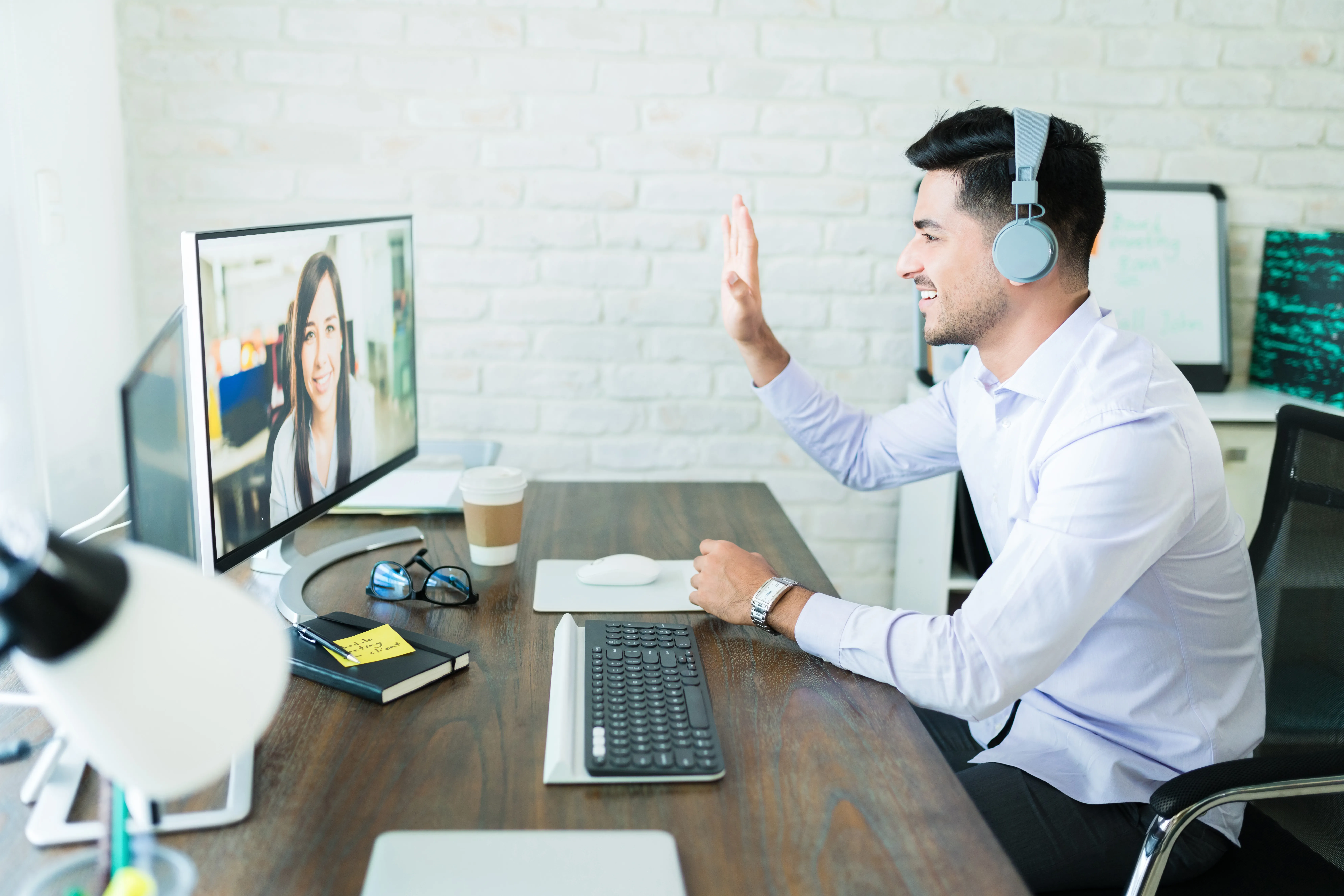 Body language and eye contact for online interviews